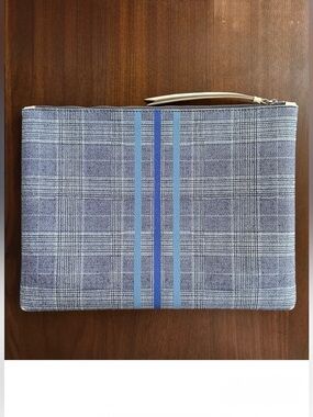 BANANA REPUBLIC CLUTCH TABLET SLEEVE LARGE ZIP POUCH PLAID BLUE GRANITE 267240